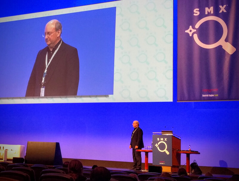 SMX MunichでスピーチするGoogleのジョン・ミューラー